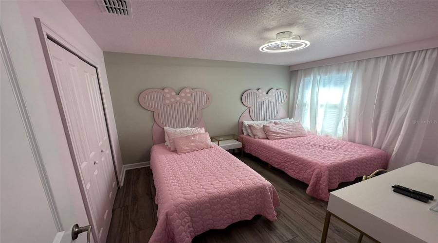 KISSIMMEE, Florida 34746, 6 Bedrooms Bedrooms, ,5 BathroomsBathrooms,Residential,For Sale,KINGS CASTLE,0,MFRO6407456