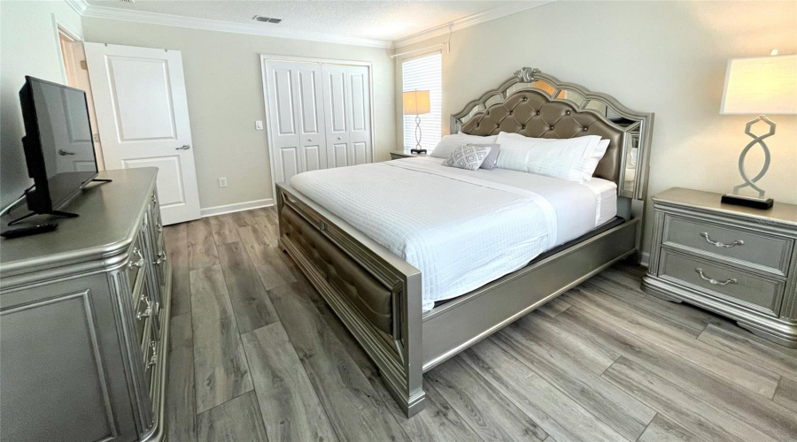 KISSIMMEE, Florida 34746, 6 Bedrooms Bedrooms, ,5 BathroomsBathrooms,Residential,For Sale,KINGS CASTLE,0,MFRO6407456