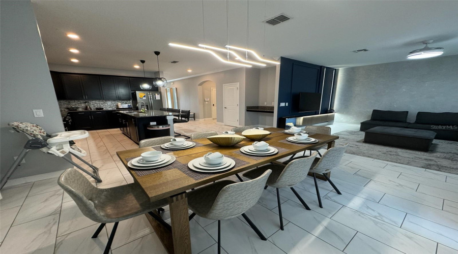 KISSIMMEE, Florida 34746, 6 Bedrooms Bedrooms, ,5 BathroomsBathrooms,Residential,For Sale,KINGS CASTLE,0,MFRO6407456