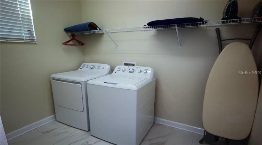 KISSIMMEE, Florida 34746, 6 Bedrooms Bedrooms, ,5 BathroomsBathrooms,Residential,For Sale,KINGS CASTLE,0,MFRO6407456