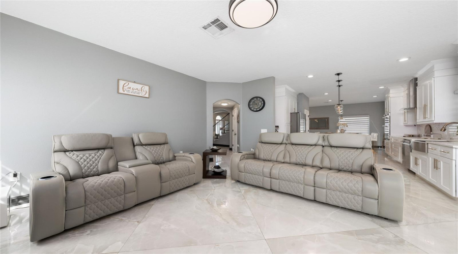 DAVENPORT, Florida 33896, 4 Bedrooms Bedrooms, ,3 BathroomsBathrooms,Residential,For Sale,KILDRUMMY,0,MFRO6407227