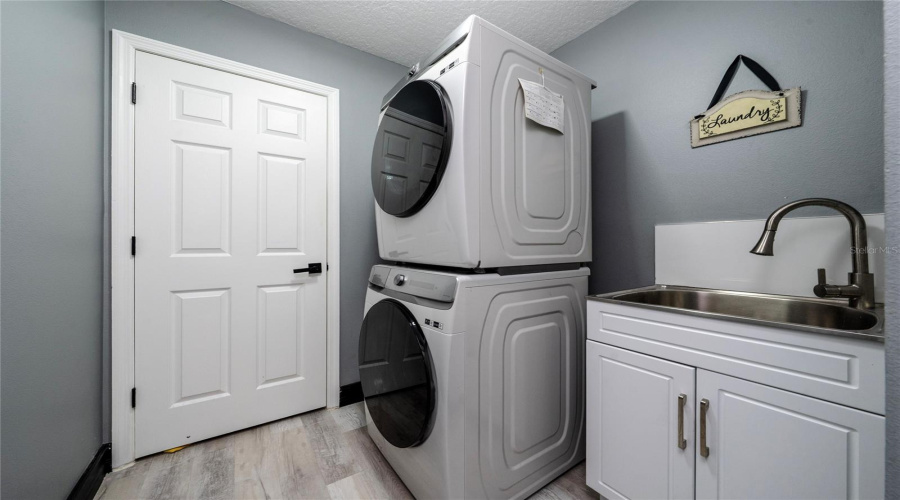 DAVENPORT, Florida 33896, 4 Bedrooms Bedrooms, ,3 BathroomsBathrooms,Residential,For Sale,KILDRUMMY,0,MFRO6407227