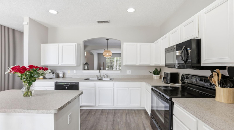 DAVENPORT, Florida 33837, 6 Bedrooms Bedrooms, ,4 BathroomsBathrooms,Residential,For Sale,RUBINO,0,MFRO6405247