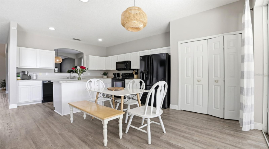 DAVENPORT, Florida 33837, 6 Bedrooms Bedrooms, ,4 BathroomsBathrooms,Residential,For Sale,RUBINO,0,MFRO6405247