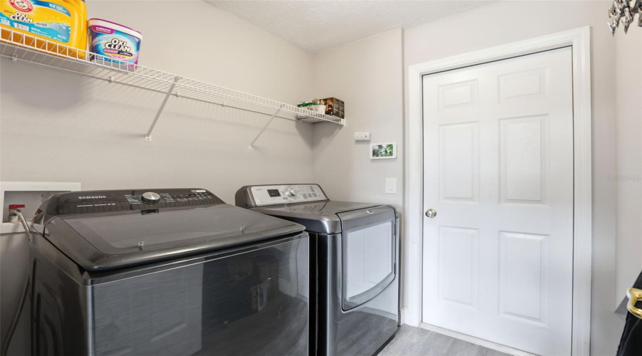 DAVENPORT, Florida 33837, 6 Bedrooms Bedrooms, ,4 BathroomsBathrooms,Residential,For Sale,RUBINO,0,MFRO6405247