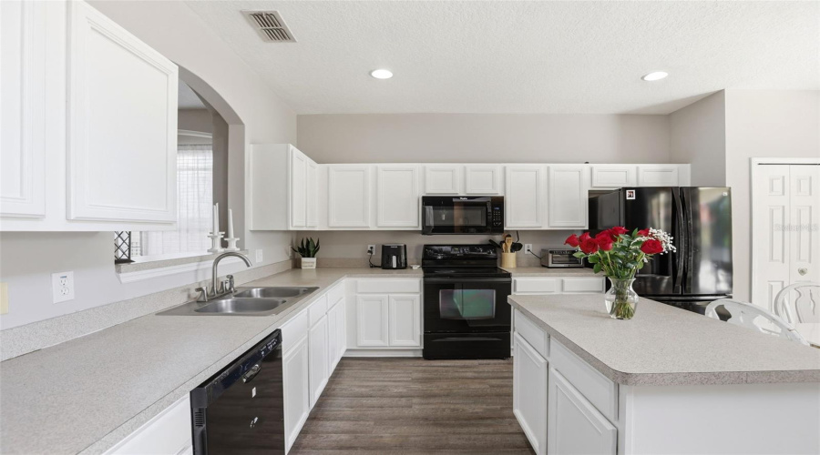 DAVENPORT, Florida 33837, 6 Bedrooms Bedrooms, ,4 BathroomsBathrooms,Residential,For Sale,RUBINO,0,MFRO6405247