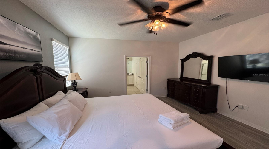 DAVENPORT, Florida 33837, 6 Bedrooms Bedrooms, ,5 BathroomsBathrooms,Residential,For Sale,WILDWOOD,0,MFRS5149755