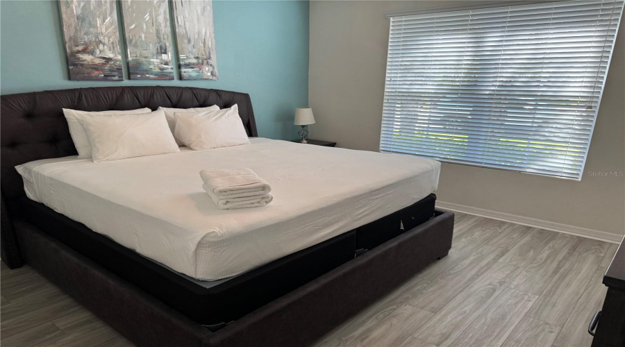 DAVENPORT, Florida 33837, 6 Bedrooms Bedrooms, ,5 BathroomsBathrooms,Residential,For Sale,WILDWOOD,0,MFRS5149755