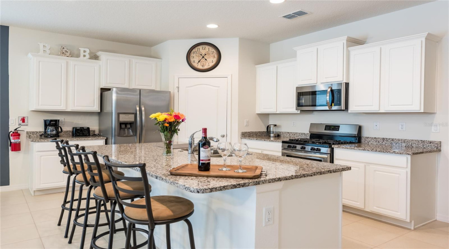 DAVENPORT, Florida 33837, 6 Bedrooms Bedrooms, ,5 BathroomsBathrooms,Residential,For Sale,WILDWOOD,0,MFRS5149755