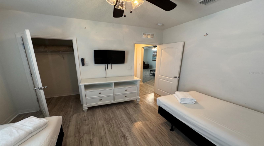 DAVENPORT, Florida 33837, 6 Bedrooms Bedrooms, ,5 BathroomsBathrooms,Residential,For Sale,WILDWOOD,0,MFRS5149755