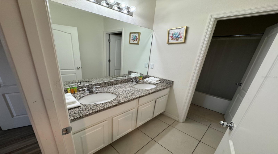 DAVENPORT, Florida 33837, 6 Bedrooms Bedrooms, ,5 BathroomsBathrooms,Residential,For Sale,WILDWOOD,0,MFRS5149755