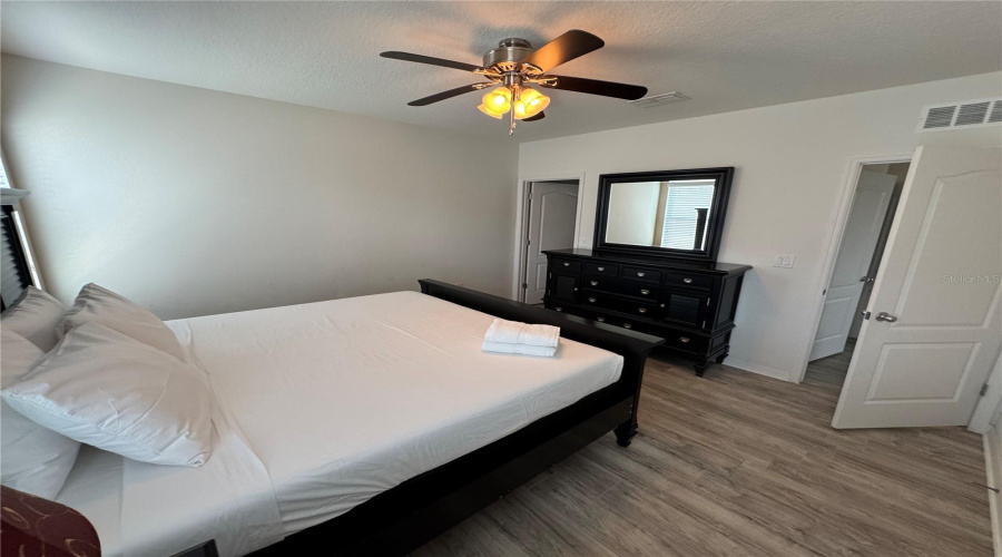 DAVENPORT, Florida 33837, 6 Bedrooms Bedrooms, ,5 BathroomsBathrooms,Residential,For Sale,WILDWOOD,0,MFRS5149755