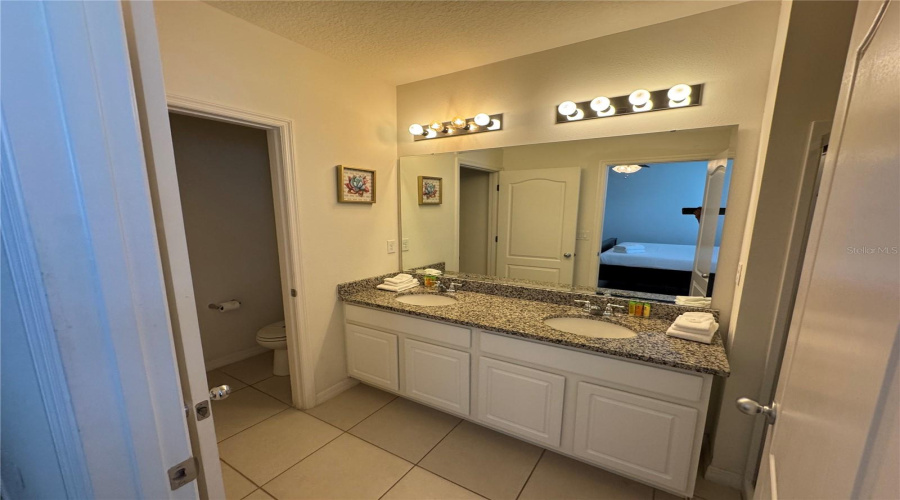 DAVENPORT, Florida 33837, 6 Bedrooms Bedrooms, ,5 BathroomsBathrooms,Residential,For Sale,WILDWOOD,0,MFRS5149755