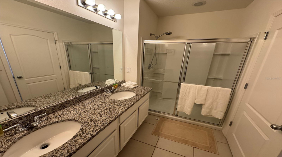 DAVENPORT, Florida 33837, 6 Bedrooms Bedrooms, ,5 BathroomsBathrooms,Residential,For Sale,WILDWOOD,0,MFRS5149755