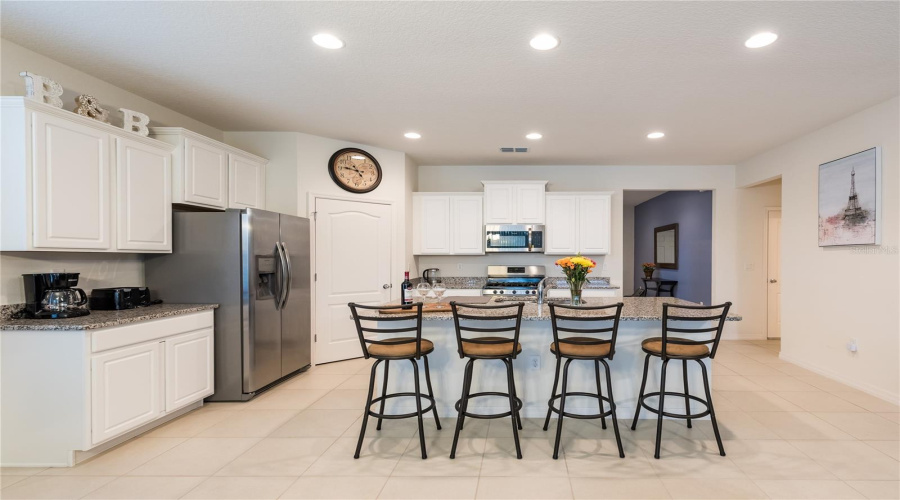 DAVENPORT, Florida 33837, 6 Bedrooms Bedrooms, ,5 BathroomsBathrooms,Residential,For Sale,WILDWOOD,0,MFRS5149755