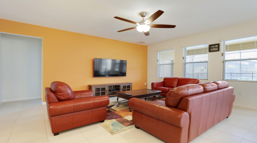 DAVENPORT, Florida 33837, 6 Bedrooms Bedrooms, ,5 BathroomsBathrooms,Residential,For Sale,OAKBOURNE,0,MFRS5149811