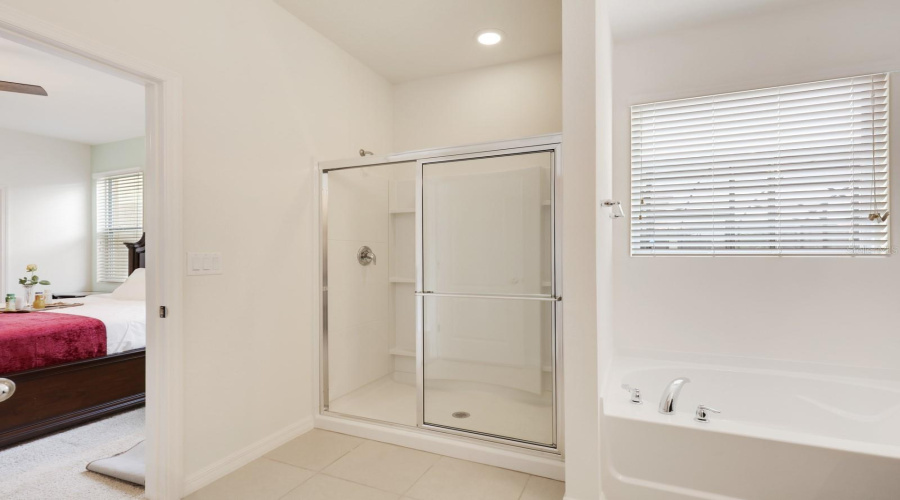 DAVENPORT, Florida 33837, 6 Bedrooms Bedrooms, ,5 BathroomsBathrooms,Residential,For Sale,OAKBOURNE,0,MFRS5149811