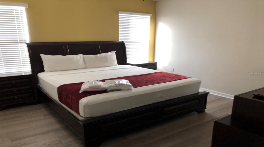 DAVENPORT, Florida 33837, 6 Bedrooms Bedrooms, ,5 BathroomsBathrooms,Residential,For Sale,OAKBOURNE,0,MFRS5149811