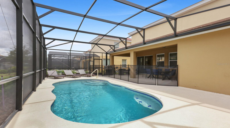 DAVENPORT, Florida 33837, 6 Bedrooms Bedrooms, ,5 BathroomsBathrooms,Residential,For Sale,OAKBOURNE,0,MFRS5149811