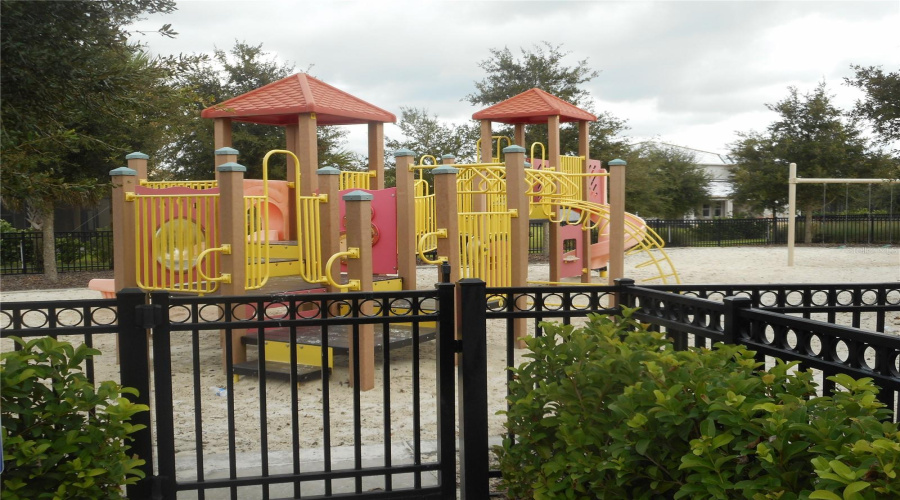 DAVENPORT, Florida 33837, 6 Bedrooms Bedrooms, ,5 BathroomsBathrooms,Residential,For Sale,OAKBOURNE,0,MFRS5149811