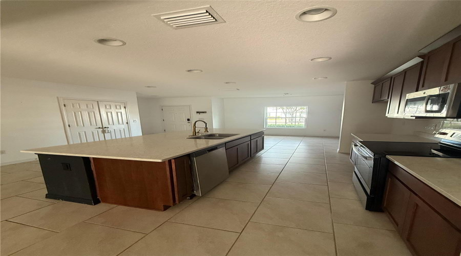 DAVENPORT, Florida 33837, 3 Bedrooms Bedrooms, ,2 BathroomsBathrooms,Residential,For Sale,SAND TORCH,0,MFRS5149884