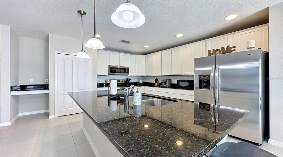 DAVENPORT, Florida 33837, 4 Bedrooms Bedrooms, ,2 BathroomsBathrooms,Residential,For Sale,CAMBRIA GROVE,0,MFRS5149851