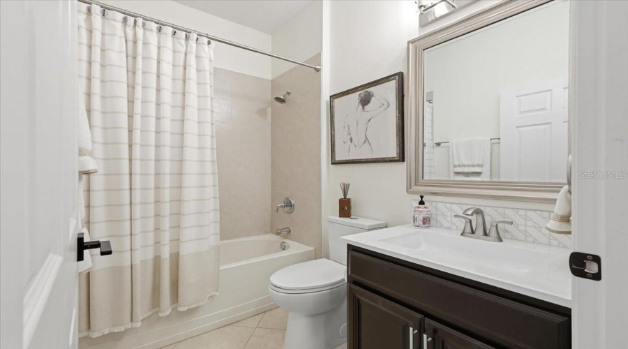ORLANDO, Florida 32836, 4 Bedrooms Bedrooms, ,3 BathroomsBathrooms,Residential,For Sale,EDENSHIRE,0,MFRO6403620