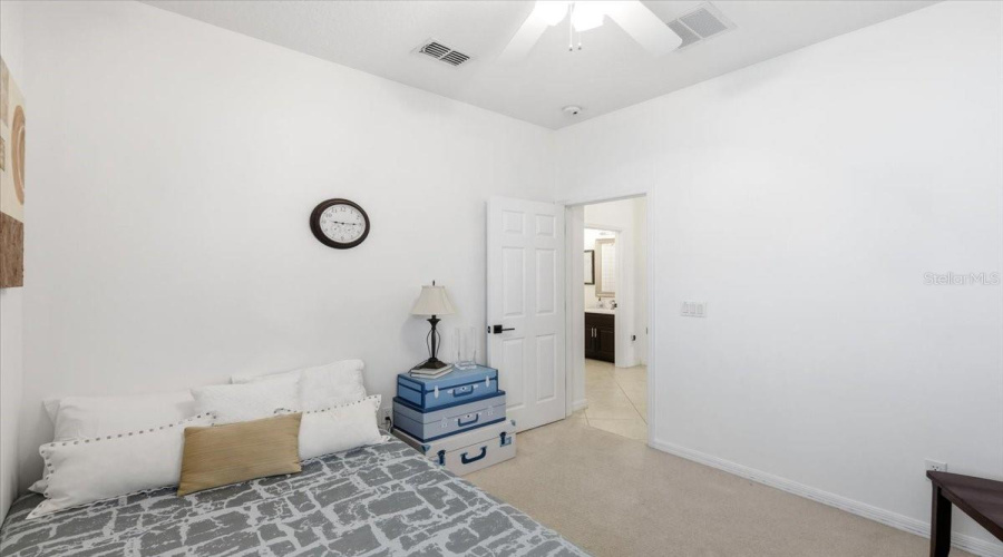 ORLANDO, Florida 32836, 4 Bedrooms Bedrooms, ,3 BathroomsBathrooms,Residential,For Sale,EDENSHIRE,0,MFRO6403620