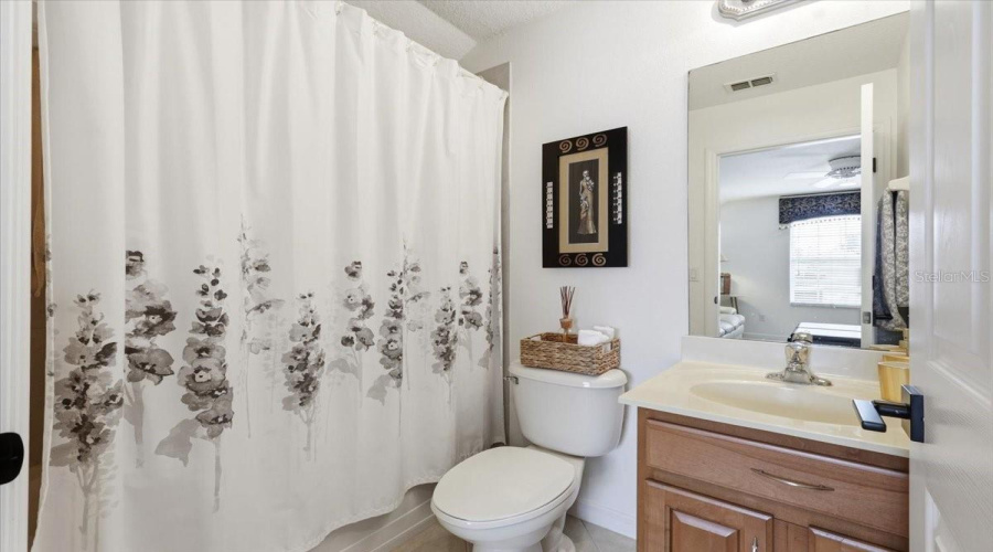 ORLANDO, Florida 32836, 4 Bedrooms Bedrooms, ,3 BathroomsBathrooms,Residential,For Sale,EDENSHIRE,0,MFRO6403620