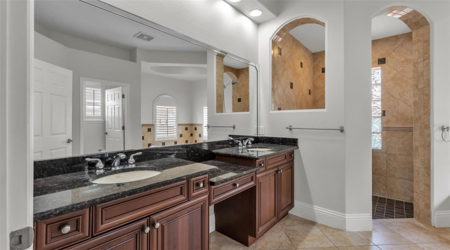 DAVENPORT, Florida 33837, 6 Bedrooms Bedrooms, ,5 BathroomsBathrooms,Residential,For Sale,CHELSEA,0,MFRL4961827