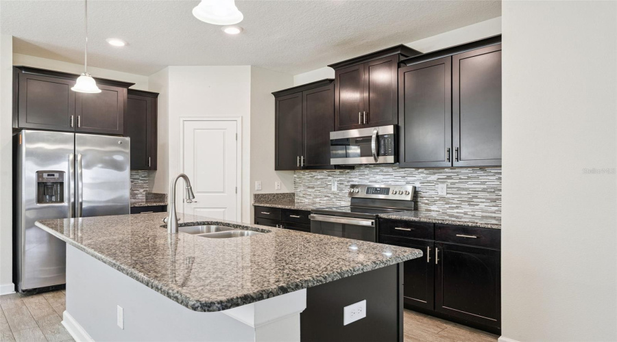 KISSIMMEE, Florida 34746, 5 Bedrooms Bedrooms, ,3 BathroomsBathrooms,Residential,For Sale,SEQUEL,0,MFRO6407510