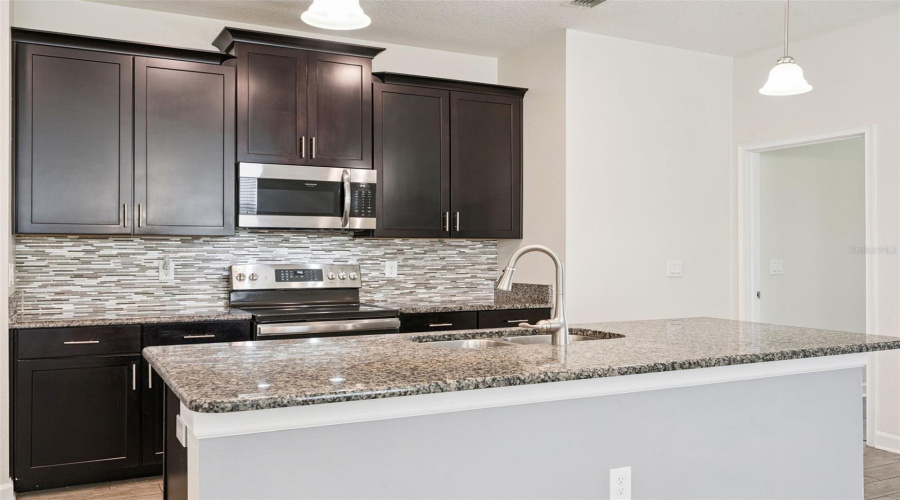 KISSIMMEE, Florida 34746, 5 Bedrooms Bedrooms, ,3 BathroomsBathrooms,Residential,For Sale,SEQUEL,0,MFRO6407510