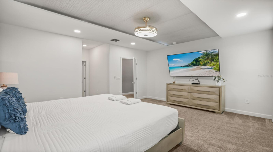 DAVENPORT, Florida 33896, 6 Bedrooms Bedrooms, ,5 BathroomsBathrooms,Residential,For Sale,SOMMERSET HILLS,0,MFRO6407876