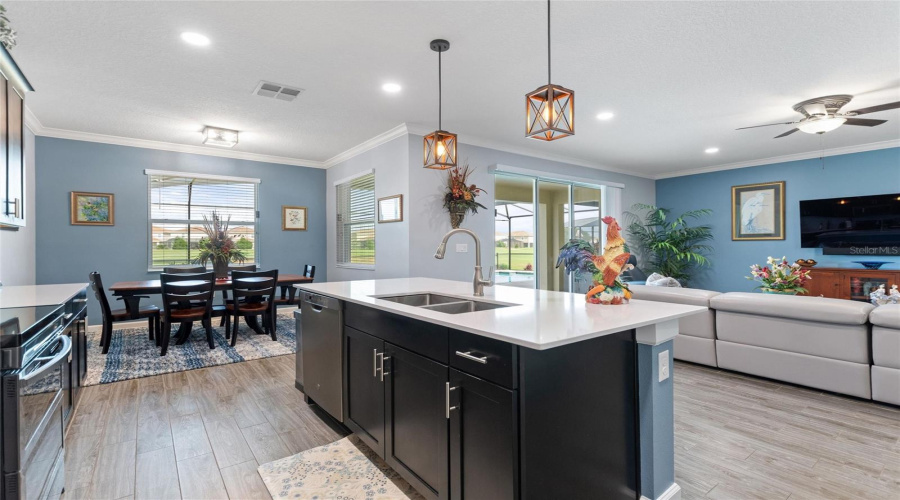 DAVENPORT, Florida 33896, 6 Bedrooms Bedrooms, ,4 BathroomsBathrooms,Residential,For Sale,BLACKWOLF RUN RD,0,MFRS5149957