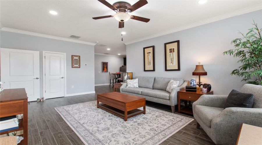 DAVENPORT, Florida 33896, 6 Bedrooms Bedrooms, ,4 BathroomsBathrooms,Residential,For Sale,BLACKWOLF RUN RD,0,MFRS5149957