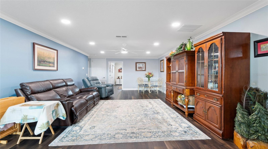 DAVENPORT, Florida 33896, 6 Bedrooms Bedrooms, ,4 BathroomsBathrooms,Residential,For Sale,BLACKWOLF RUN RD,0,MFRS5149957