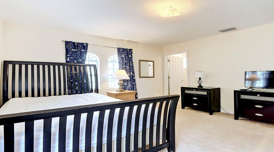 DAVENPORT, Florida 33897, 5 Bedrooms Bedrooms, ,4 BathroomsBathrooms,Residential,For Sale,MONTARA DR,0,MFRS5149927