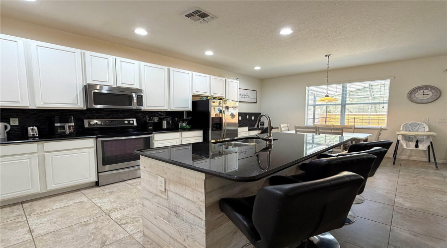 KISSIMMEE, Florida 34746, 4 Bedrooms Bedrooms, ,3 BathroomsBathrooms,Residential,For Sale,LAS FUENTES,0,MFRO6404962