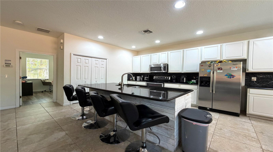 KISSIMMEE, Florida 34746, 4 Bedrooms Bedrooms, ,3 BathroomsBathrooms,Residential,For Sale,LAS FUENTES,0,MFRO6404962
