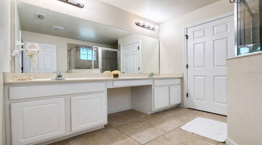 KISSIMMEE, Florida 34746, 4 Bedrooms Bedrooms, ,3 BathroomsBathrooms,Residential,For Sale,LAS FUENTES,0,MFRO6404962
