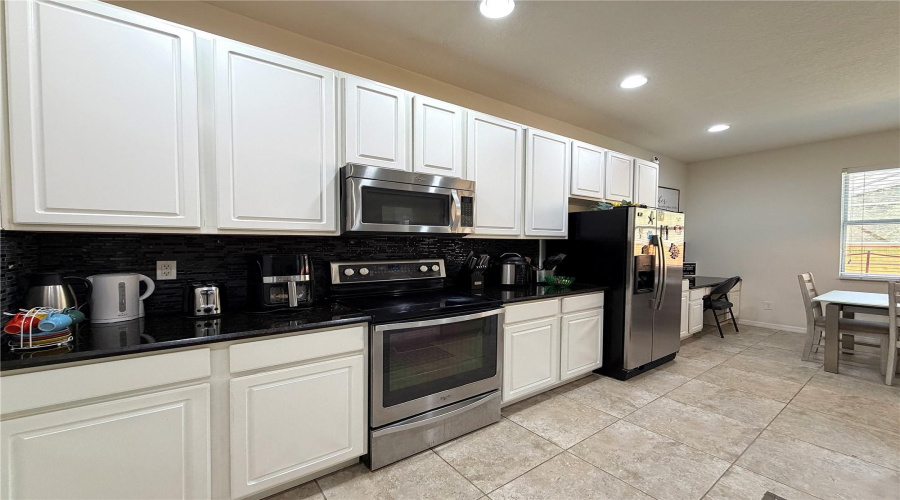KISSIMMEE, Florida 34746, 4 Bedrooms Bedrooms, ,3 BathroomsBathrooms,Residential,For Sale,LAS FUENTES,0,MFRO6404962