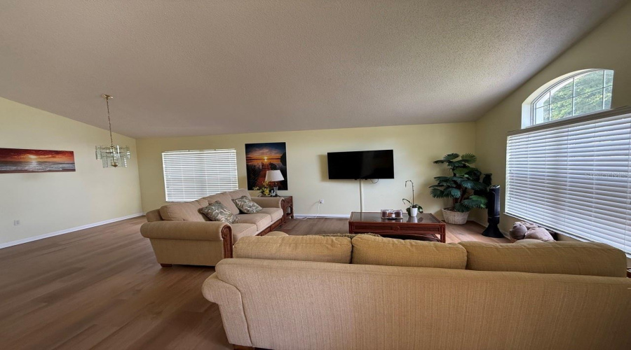 DAVENPORT, Florida 33897, 4 Bedrooms Bedrooms, ,3 BathroomsBathrooms,Residential,For Sale,LANGHAM,0,MFRO6400171