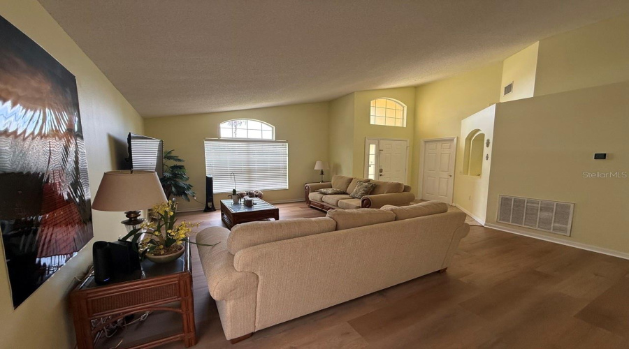 DAVENPORT, Florida 33897, 4 Bedrooms Bedrooms, ,3 BathroomsBathrooms,Residential,For Sale,LANGHAM,0,MFRO6400171