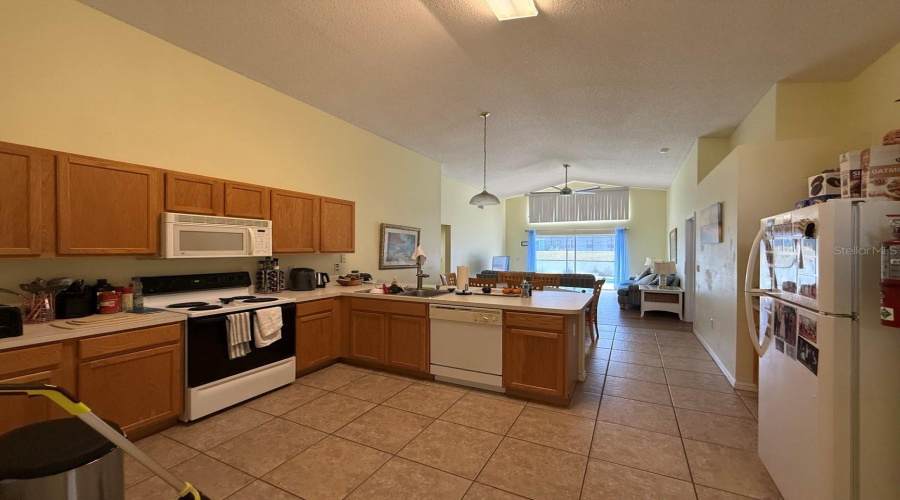 DAVENPORT, Florida 33897, 4 Bedrooms Bedrooms, ,3 BathroomsBathrooms,Residential,For Sale,LANGHAM,0,MFRO6400171