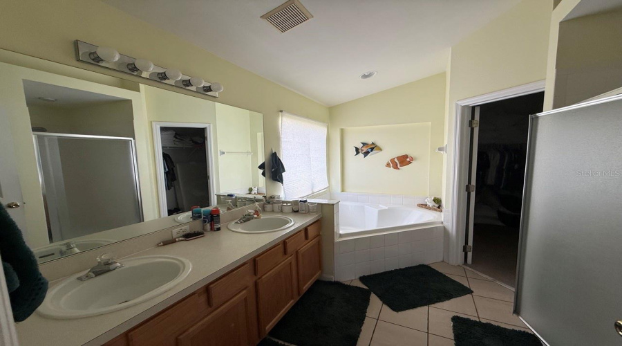 DAVENPORT, Florida 33897, 4 Bedrooms Bedrooms, ,3 BathroomsBathrooms,Residential,For Sale,LANGHAM,0,MFRO6400171