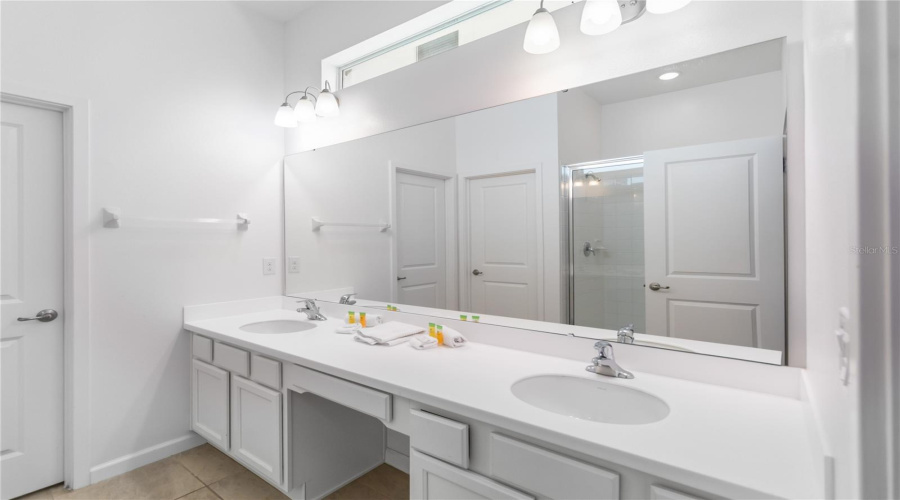 KISSIMMEE, Florida 34746, 12 Bedrooms Bedrooms, ,11 BathroomsBathrooms,Residential,For Sale,MARCELLO,0,MFRO6408098