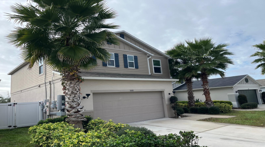 DAVENPORT, Florida 33897, 4 Bedrooms Bedrooms, ,2 BathroomsBathrooms,Residential,For Sale,PAPAYA,0,MFRO6369951