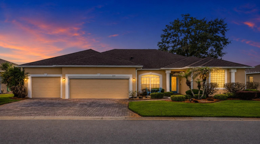 Welcome home!- 3rd Car Golf cart Garage