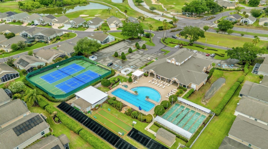 Resort-style amenities