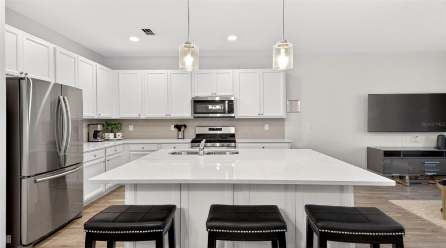 DAVENPORT, Florida 33896, 2 Bedrooms Bedrooms, ,2 BathroomsBathrooms,Residential,For Sale,BENOI,0,MFRO6405627